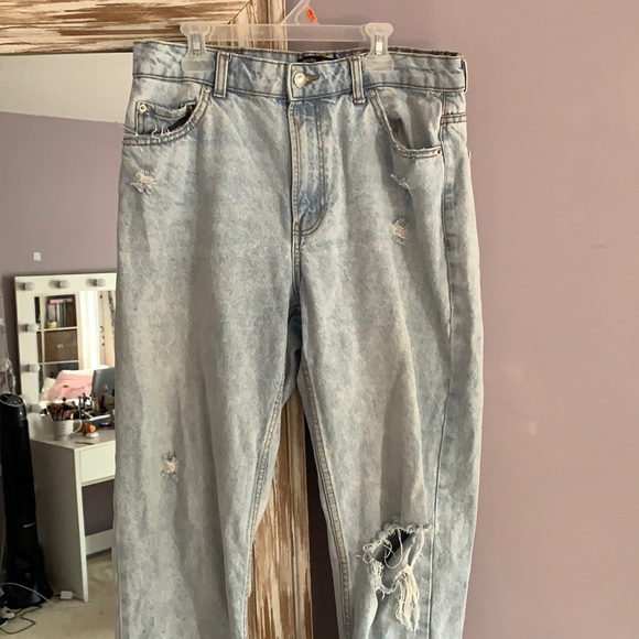 Bershka Denim - Bershka Faded Mom Jeans in Size 8